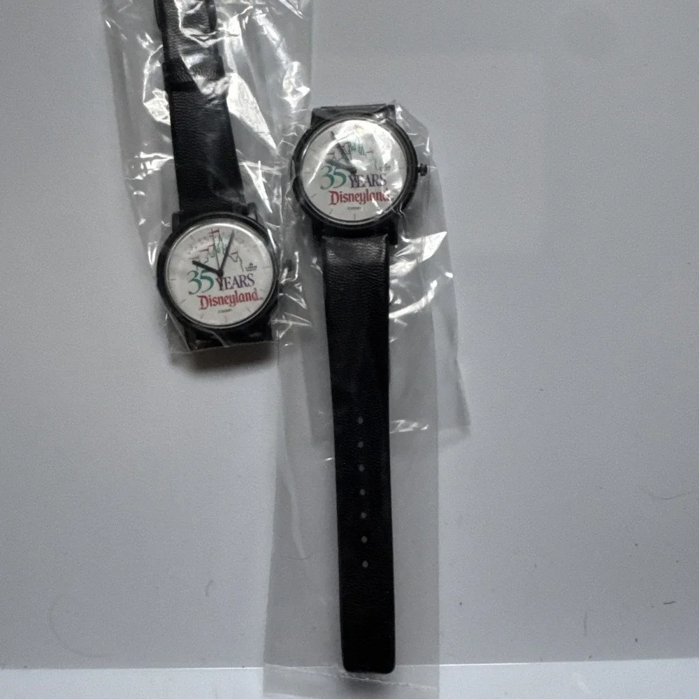 2 Lorus Disney Land 35 Years Black Round Bezel Black Leather Band Watch NOS